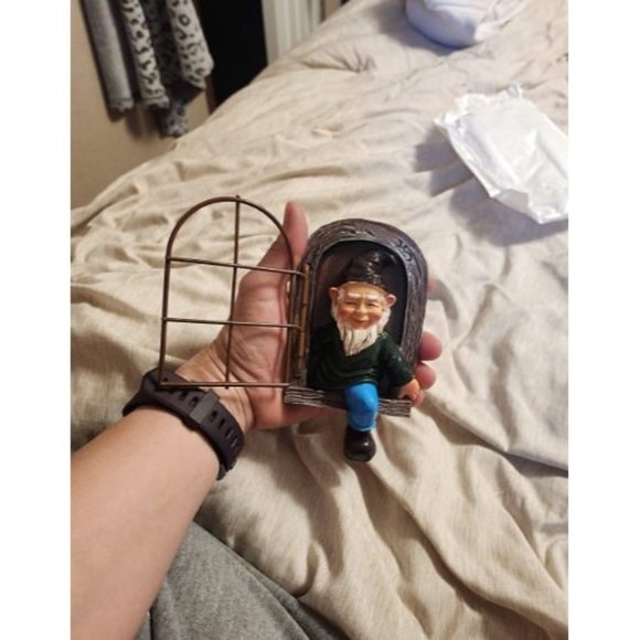 Garden Gnome Statue, Elf Out The Door Tree Hugger, Funny Garden Tree Decoration - Picture 2 of 2